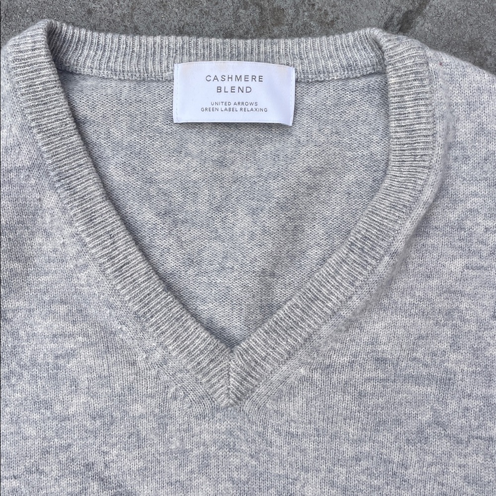 united arrow  cashmere blend green label relaxing Gray V-Neck Sweater - Picture 3 of 8